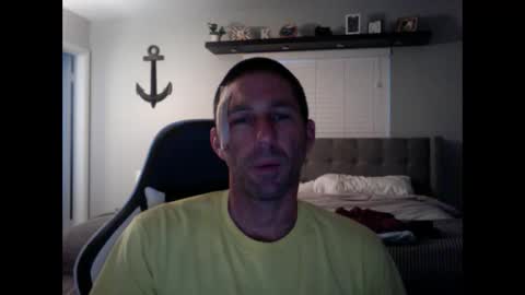 Snapshot of traviskenn chatting on 12.19.24 TravisKenn online show from 12.19.24