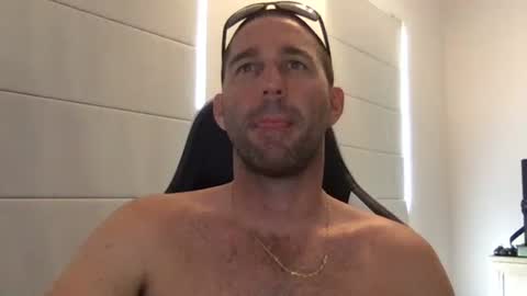 Snapshot of traviskenn chatting on 02.01.25 TravisKenn online show from 02.01.25