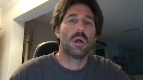 Snapshot of traviskenn chatting on 10.02.25 TravisKenn online show from 10.02.25