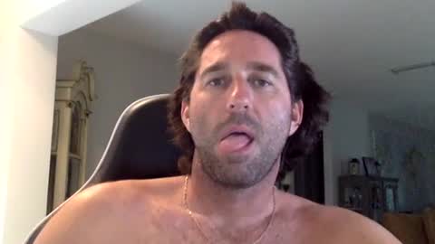 Snapshot of traviskenn chatting on 01.13.26 TravisKenn online show from 01.13.26