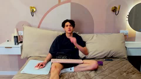 travisrivas online show from 02.18.26