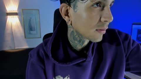 TRAV - INDEPENDENT MODEL online show from 11.28.25