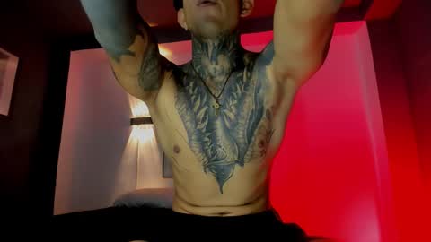 TRAV - INDEPENDENT MODEL online show from 12.14.25