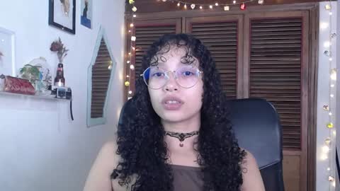 Snapshot of treasuresz chatting on 01.25.25 Emily online show from 01.25.25