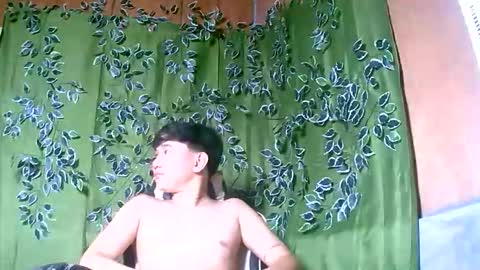 trebz_01 online show from 11.12.25