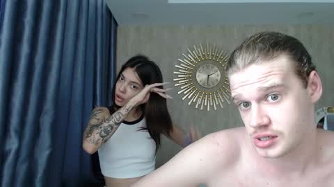 Sarah And Jon online show from 12.21.24