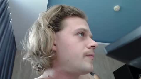 Sarah And Jon online show from 12.31.24