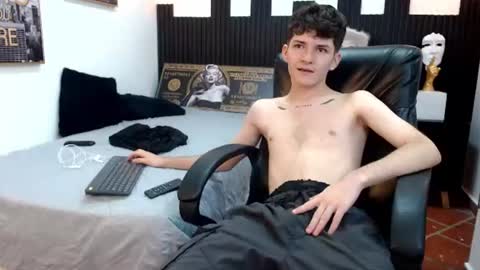 Snapshot of trevor_mob chatting on 06.19.26 trevor_mob online show from 06.19.26