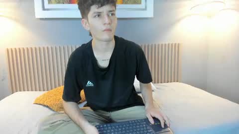 Snapshot of trevor_mob chatting on 06.24.26 trevor_mob online show from 06.24.26