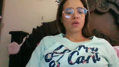 Snapshot of triana_bell chatting on 01.20.25 triana_bell online show from 01.20.25