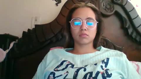 Snapshot of triana_bell chatting on 01.20.25 triana_bell online show from 01.20.25