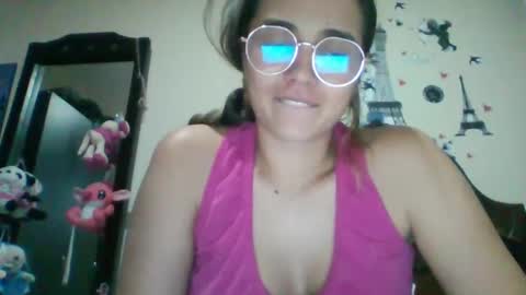 Snapshot of triana_bell chatting on 01.28.25 triana_bell online show from 01.28.25
