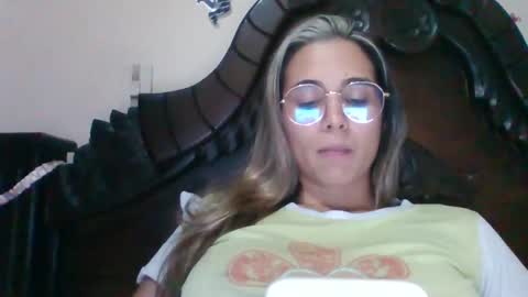 Snapshot of triana_bell chatting on 02.18.25 triana_bell online show from 02.18.25