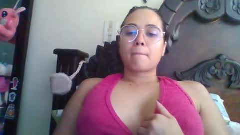 Snapshot of triana_bell chatting on 02.24.25 triana_bell online show from 02.24.25