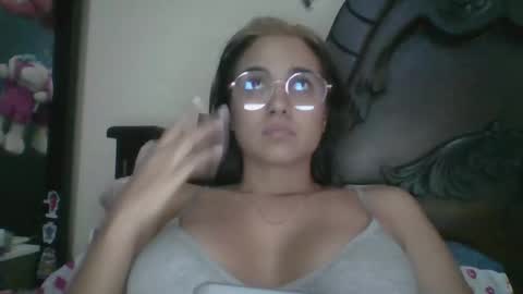 Snapshot of triana_bell chatting on 11.15.25 triana_bell online show from 11.15.25