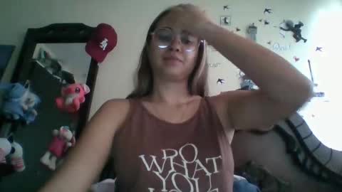 Snapshot of triana_bell chatting on 11.16.25 triana_bell online show from 11.16.25