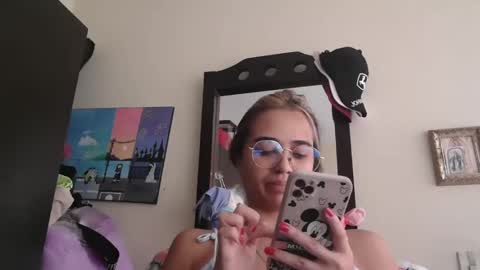 triana_bell online show from 04.02.26