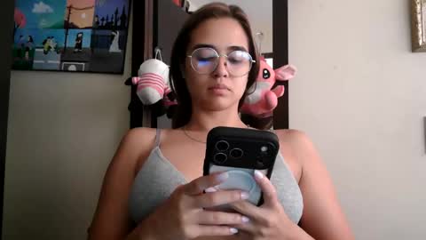 triana_bell online show from 06.09.26