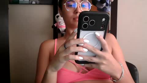 triana_bell online show from 07.08.26