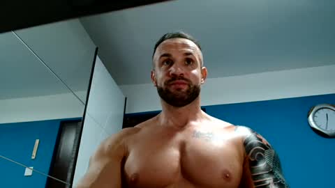 Snapshot of tridentmuscles chatting on 01.09.25 tridentmuscles online show from 01.09.25