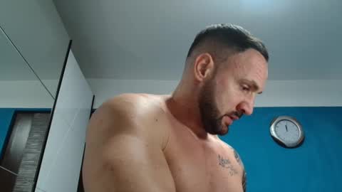 Snapshot of tridentmuscles chatting on 02.28.25 tridentmuscles online show from 02.28.25