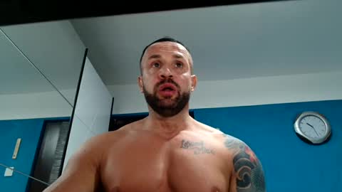 Snapshot of tridentmuscles chatting on 03.09.25 tridentmuscles online show from 03.09.25