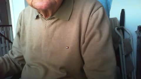 Snapshot of triggerfinger1 chatting on 11.17.25 Steve online show from 11.17.25