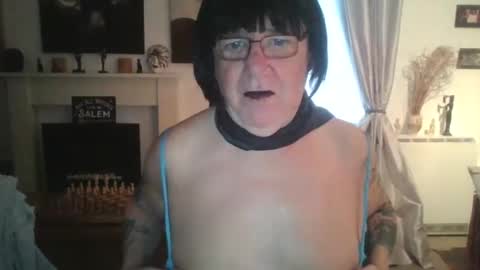 Snapshot of trinity1011 chatting on 03.11.25 trinity1011 online show from 03.11.25