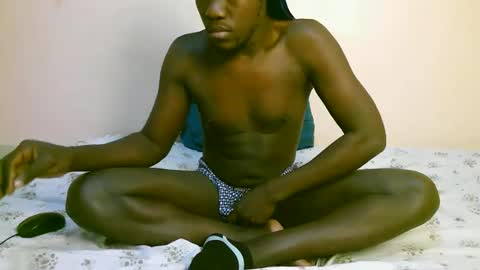 Snapshot of trisboo5 chatting on 11.26.25 Trisboo5 online show from 11.26.25