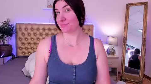 Mia online show from 07.21.26
