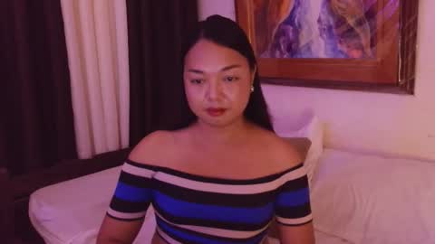Snapshot of trishakera chatting on 04.08.26 trisha online show from 04.08.26