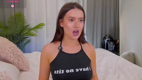 Snapshot of trishawinslet_ chatting on 07.03.26 Trisha online show from 07.03.26