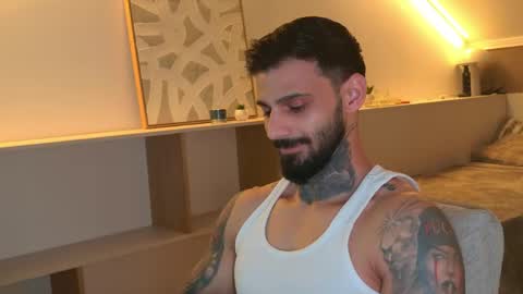 Snapshot of tristangreyaura chatting on 04.02.26 Trystan Grey online show from 04.02.26