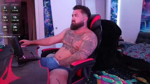 Snapshot of tristanhardwood chatting on 11.07.25 tristanhardwood online show from 11.07.25