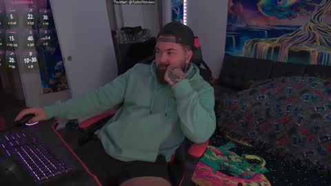 Snapshot of tristanhardwood chatting on 11.17.25 tristanhardwood online show from 11.17.25