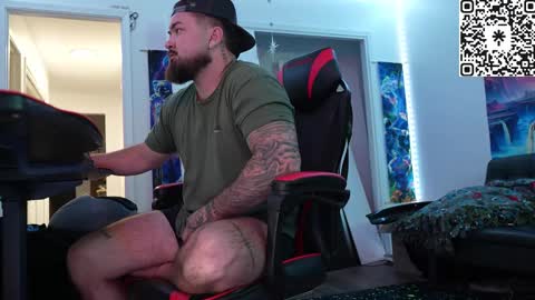 Snapshot of tristanhardwood chatting on 12.15.25 tristanhardwood online show from 12.15.25