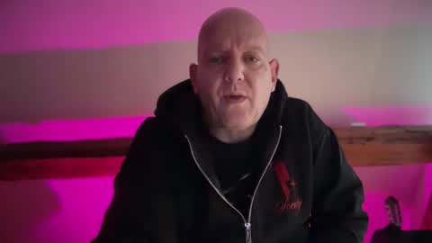 Snapshot of tritonspace chatting on 11.21.25 Triton online show from 11.21.25