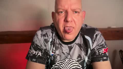 Snapshot of tritonspace chatting on 04.08.26 Triton online show from 04.08.26