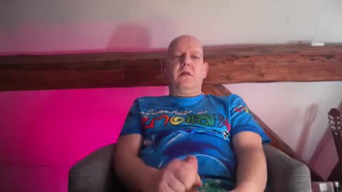 Snapshot of tritonspace chatting on 04.09.26 Triton online show from 04.09.26