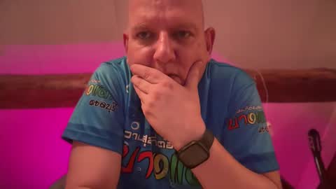 Snapshot of tritonspace chatting on 04.12.26 Triton online show from 04.12.26