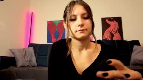 trixibell online show from 09.18.25