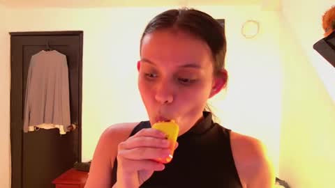 trixx_01 online show from 10.08.25