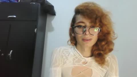 Snapshot of trixy_roses chatting on 12.18.24 Trixy Rose online show from 12.18.24