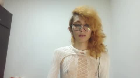 Snapshot of trixy_roses chatting on 03.09.25 Trixy Rose online show from 03.09.25
