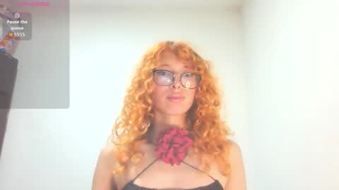 Snapshot of trixy_roses chatting on 09.27.25 Trixy Rose online show from 09.27.25