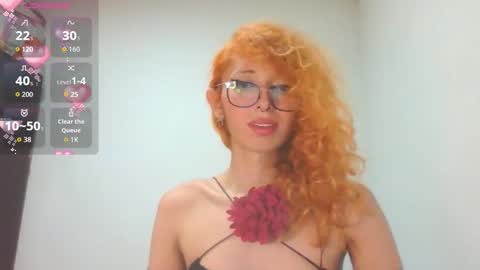 Snapshot of trixy_roses chatting on 10.20.25 Trixy Rose online show from 10.20.25