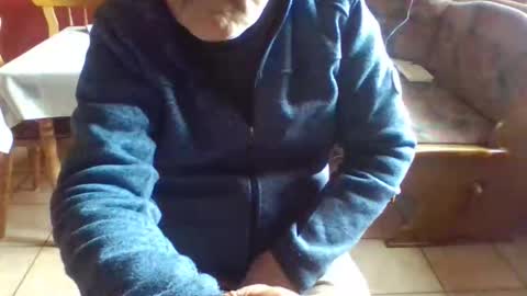 Snapshot of trobelle chatting on 05.17.26 trobelle online show from 05.17.26