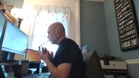Snapshot of trodgers136 chatting on 12.31.24 TRodgers online show from 12.31.24