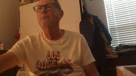 Snapshot of troffer1020 chatting on 09.18.25 Troffer online show from 09.18.25