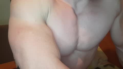 Snapshot of troncq chatting on 01.30.25 Troncq online show from 01.30.25